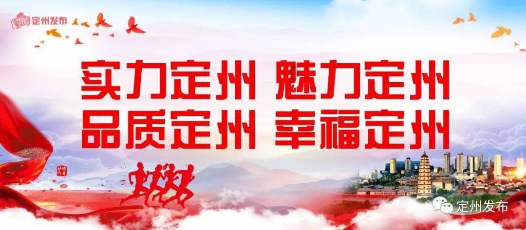 孙女开车回家过年,刚到家门口就看到爷爷在院里放“礼炮”迎接